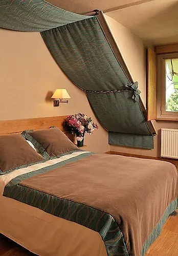 Logis Auberge du Barrez Mur-de-Barrez